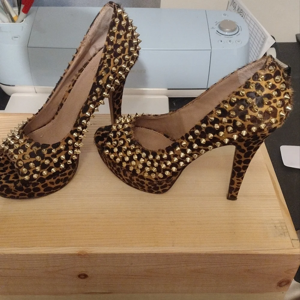 Vince Camuto Heels - Picture 3 of 4